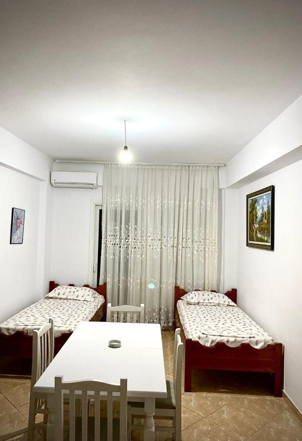 Honey Apartment Near Port Of Saranda Sarande Exterior photo